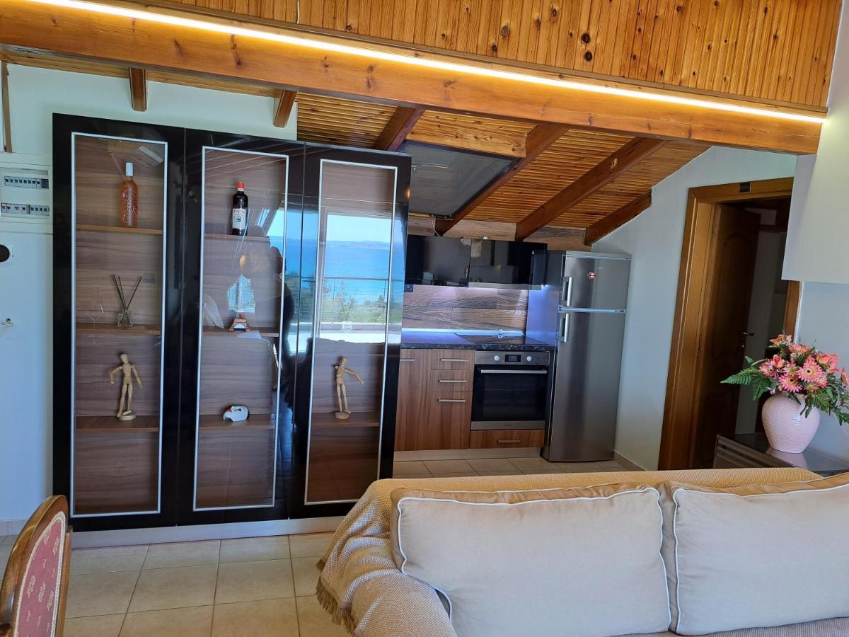 Apartment Attic Nea Moudania