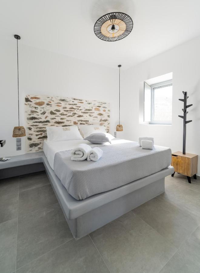 Santa Marina Syros Liaropa