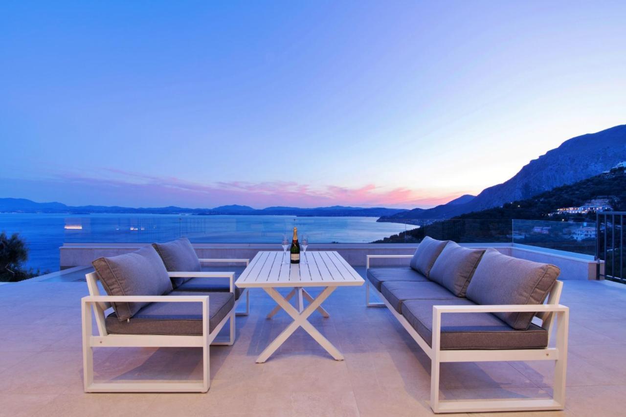 Ble Villa Katavolos