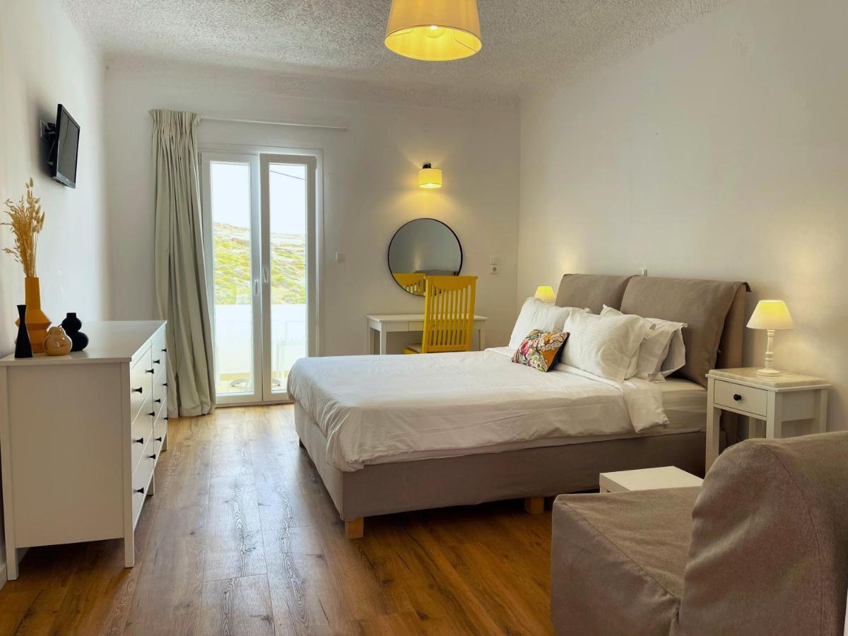 Hotel Adonis & Naousa (Paros)