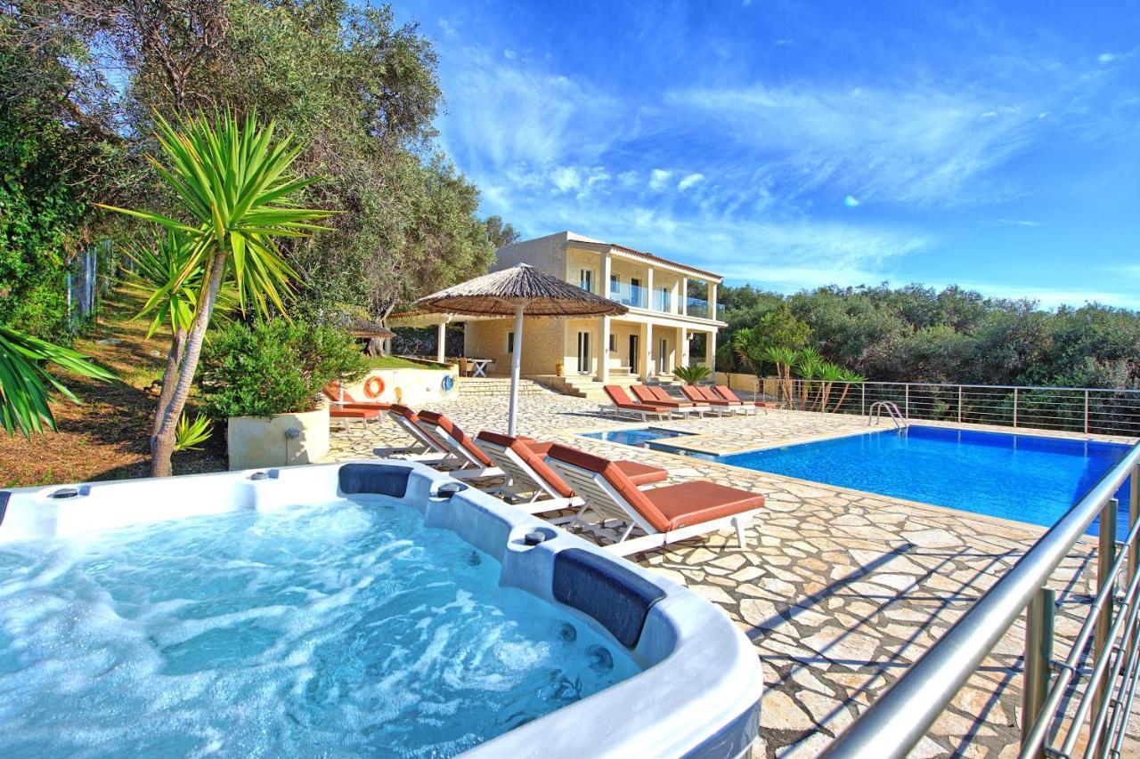 Beachfront Seasun By Posarellivillas Villa Agios Spyridon (Corfu)