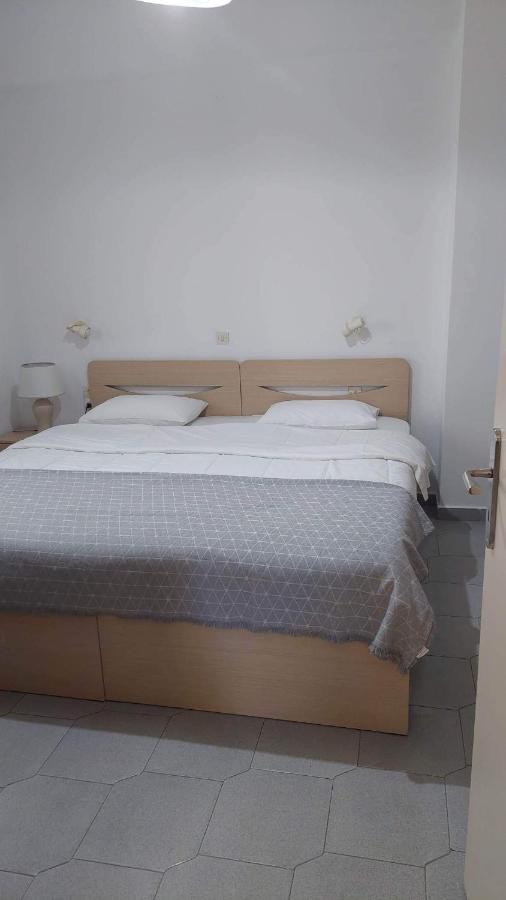 Anchris Apartment *