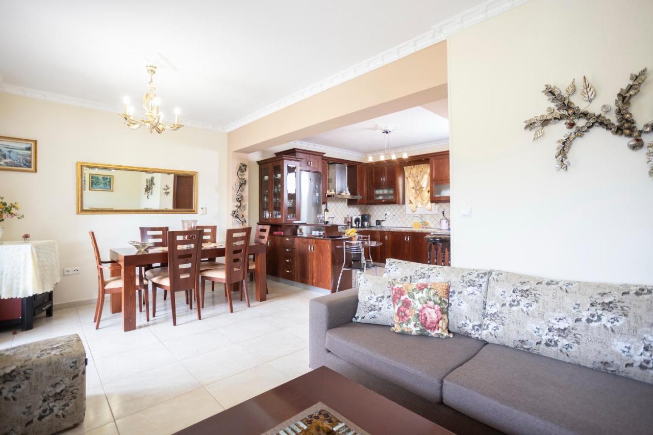 Villa Holiday Villa *
