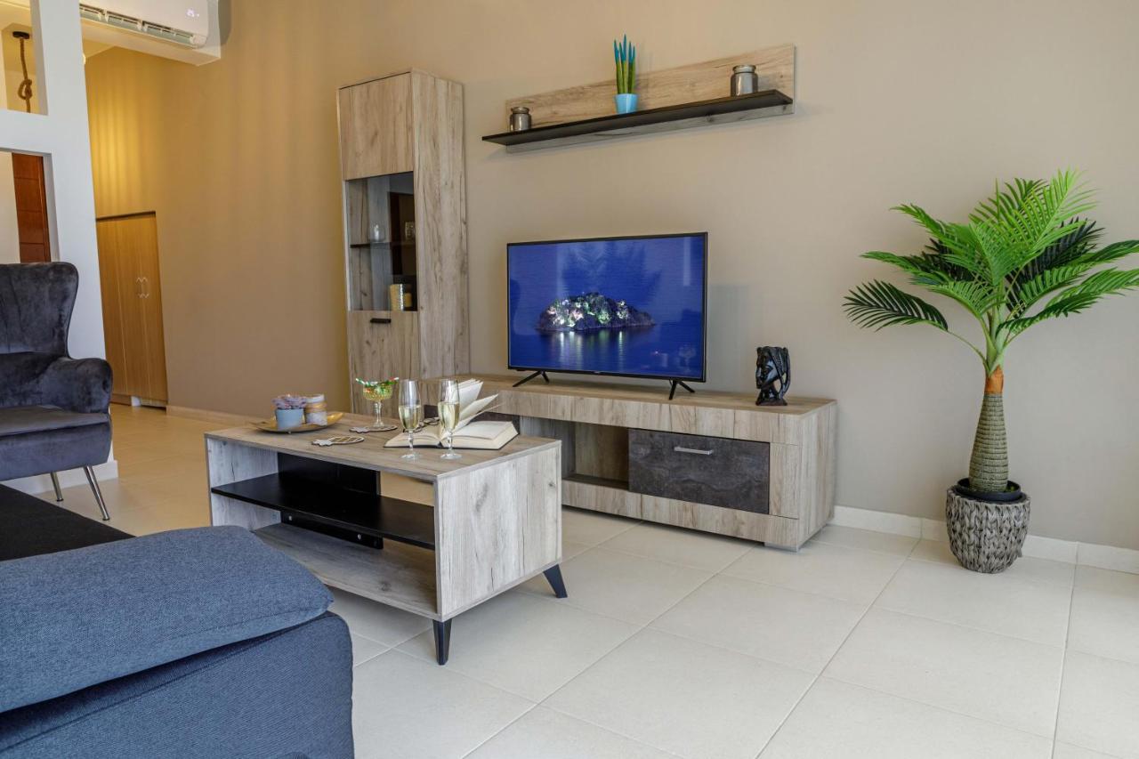 Savvas Apartment *