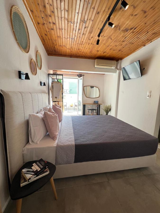 Australia Hotel