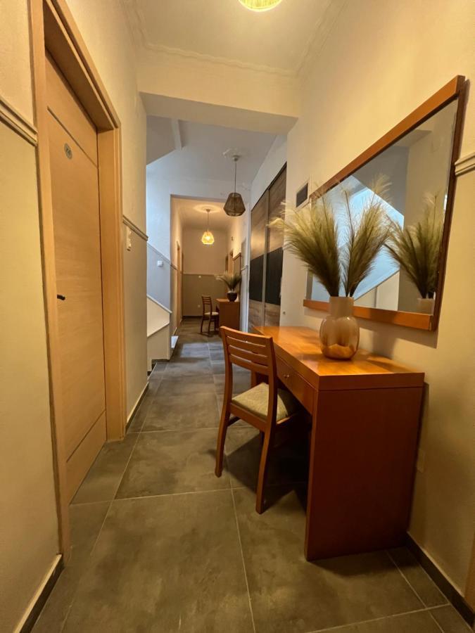 Hotel Australia *