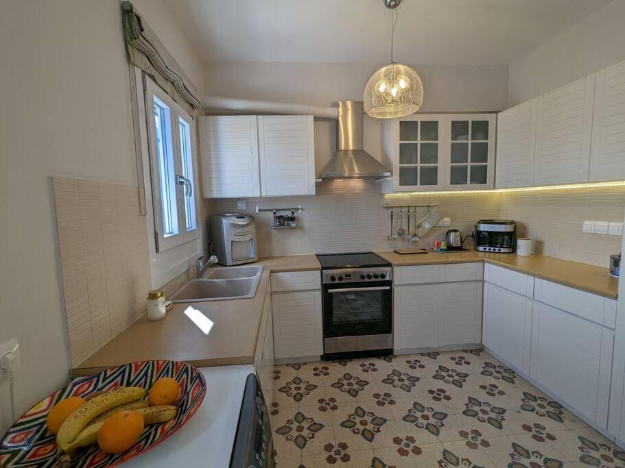 Apartment Comfortable 2-bedroom With Balcony & Port View Adamantas (Milos)