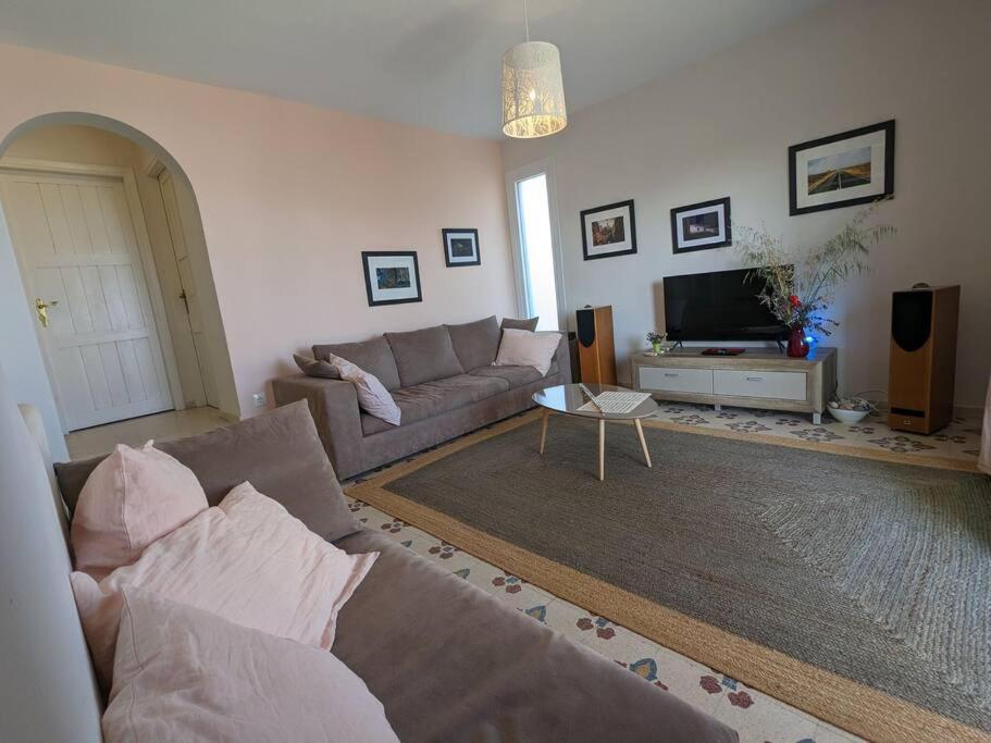 Apartment Comfortable 2-bedroom With Balcony & Port View Adamantas (Milos)
