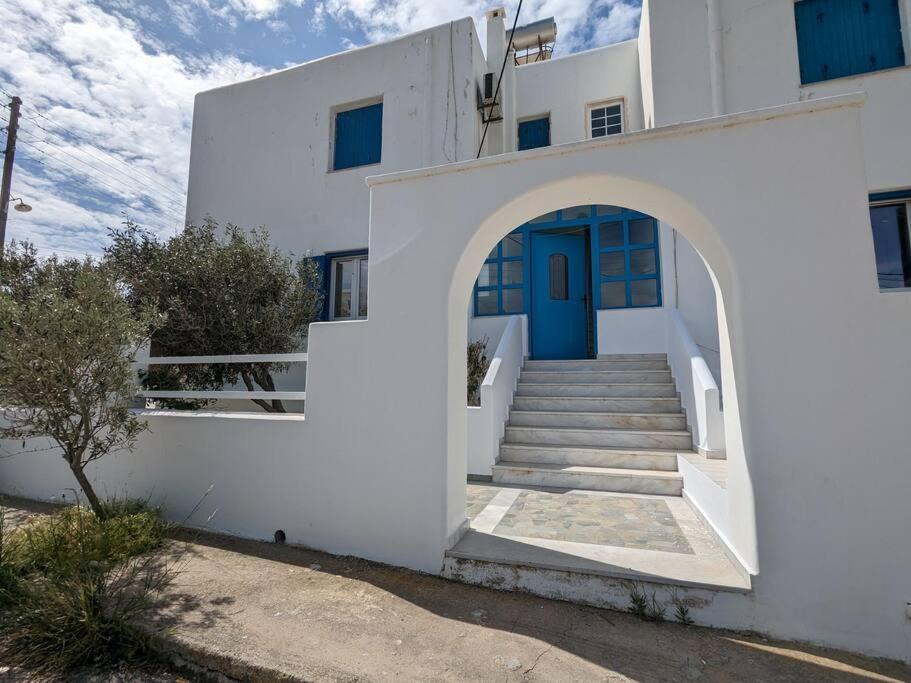 Comfortable 2-bedroom With Balcony & Port View *