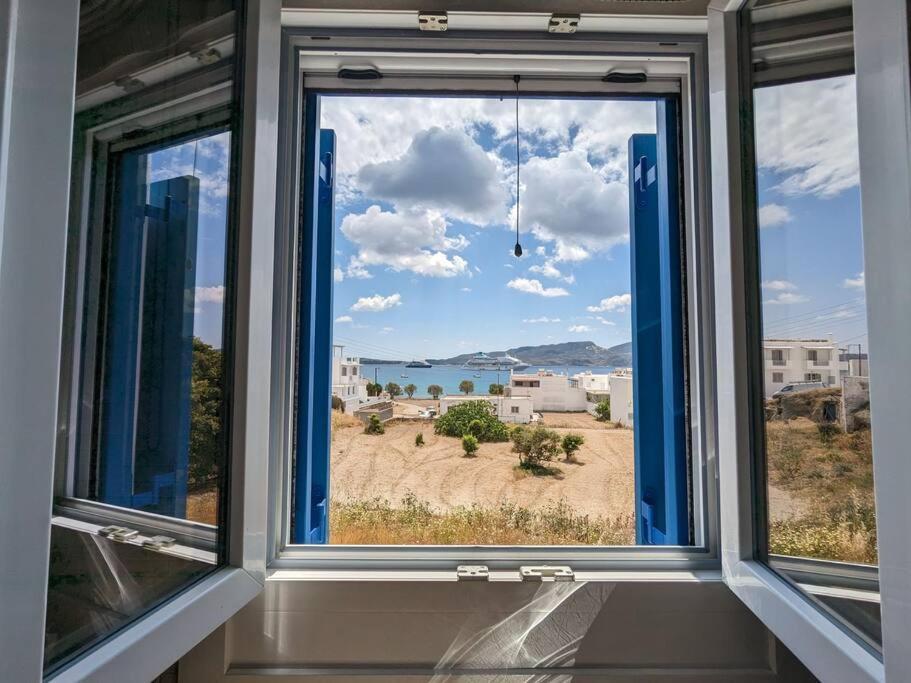 Comfortable 2-bedroom With Balcony & Port View Apartment Adamantas (Milos)