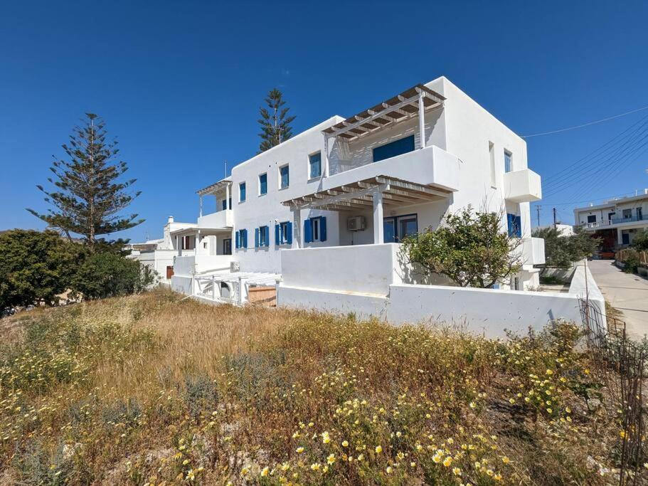 Comfortable 2-bedroom With Balcony & Port View *