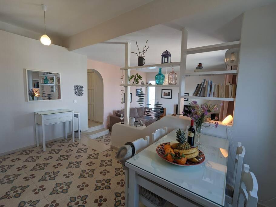 Comfortable 2-bedroom With Balcony & Port View *