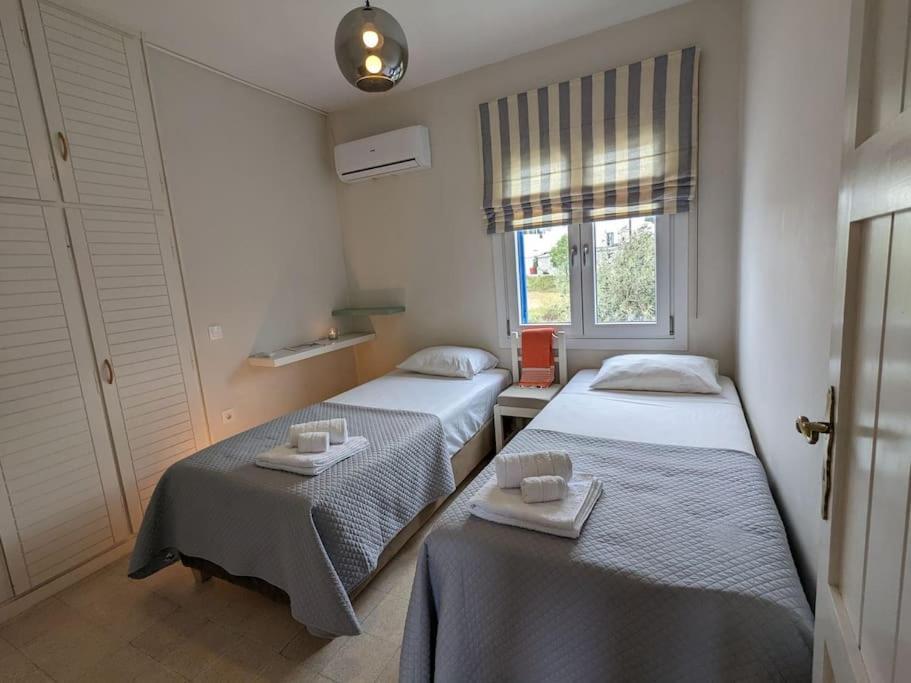 Comfortable 2-bedroom With Balcony & Port View Adamantas (Milos)