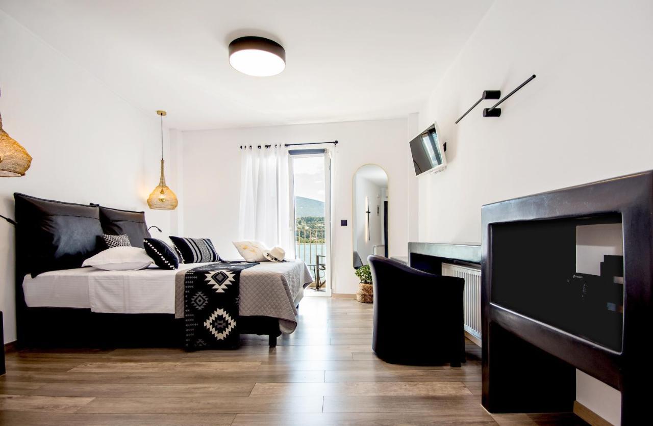 A & B Minimal ιι With Sea View In * Argostoli (Kefalonia)