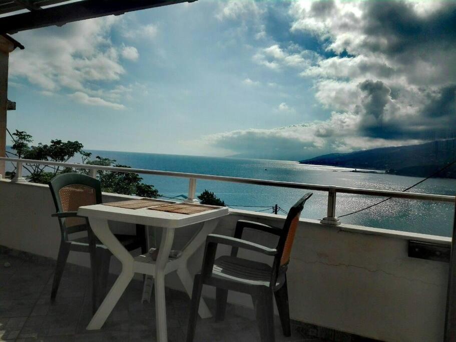 Apartment δίχωρο στούντιο στον κέντρο του αρμενιστή Armenistis (Ikaria)