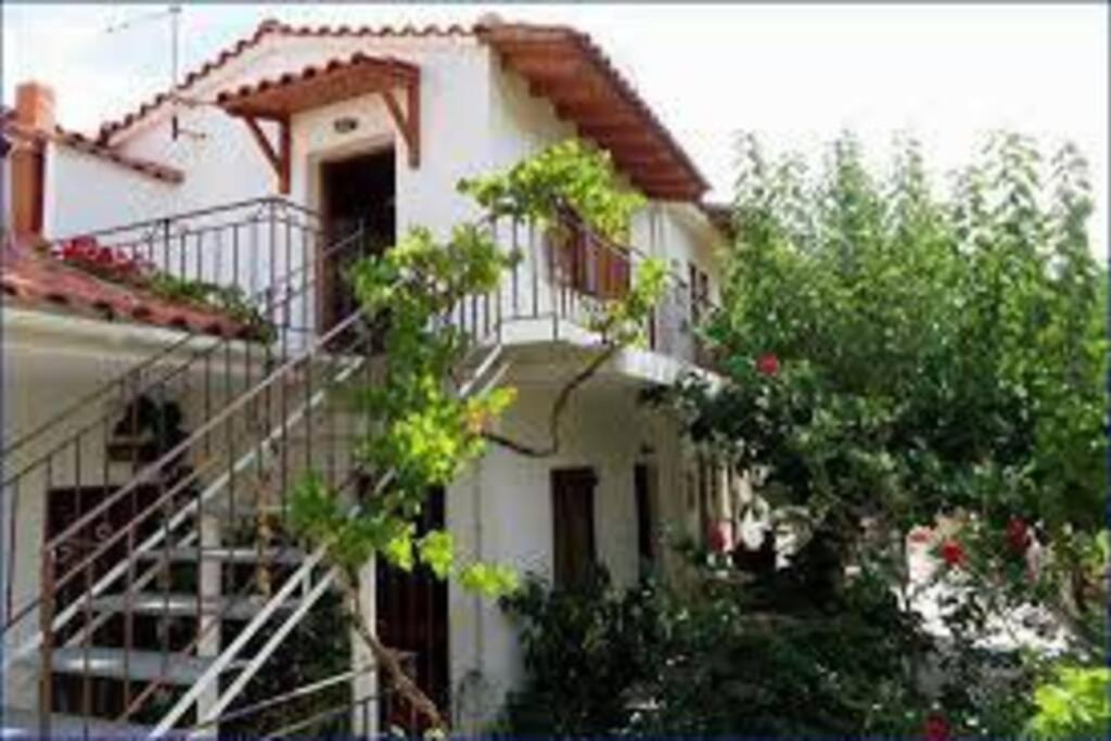 δίχωρο στούντιο στον κέντρο του αρμενιστή Armenistis (Ikaria)