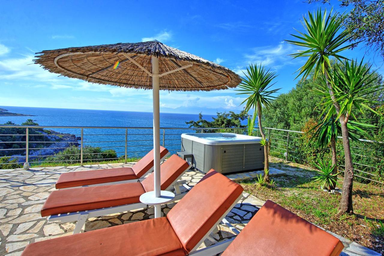 Beachfront Seasun By Posarellivillas *