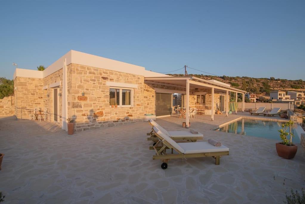 Levanta: Luxurious Stone With Infinity Pool And Sea Views Apartment Pitsidia