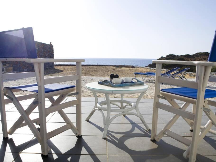 Beachfront Thesseus Villa *