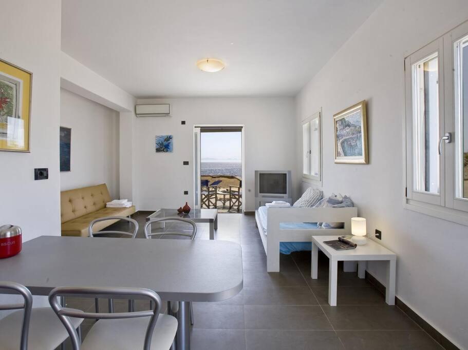 Villa Beachfront Thesseus *