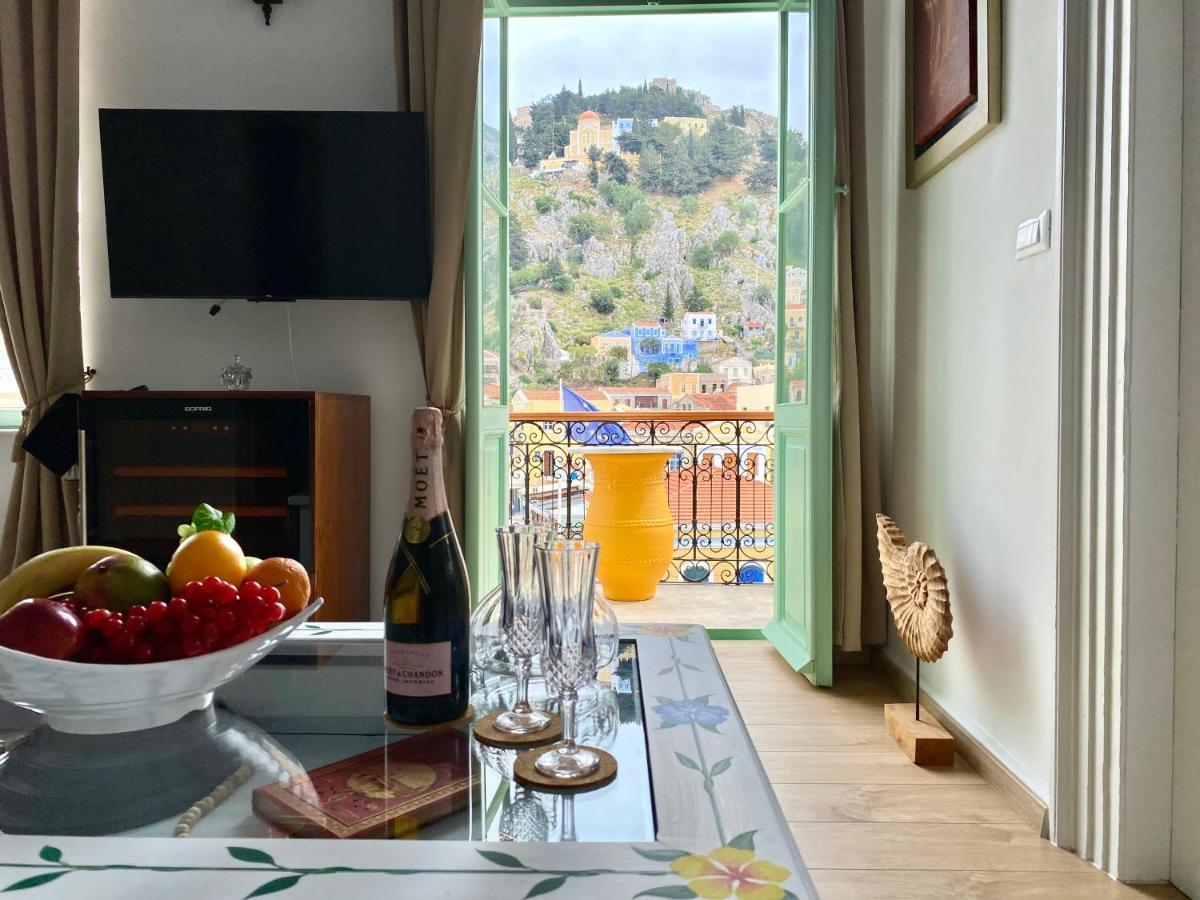 “athenas” Neoclassic Harbour View Apartment Symi