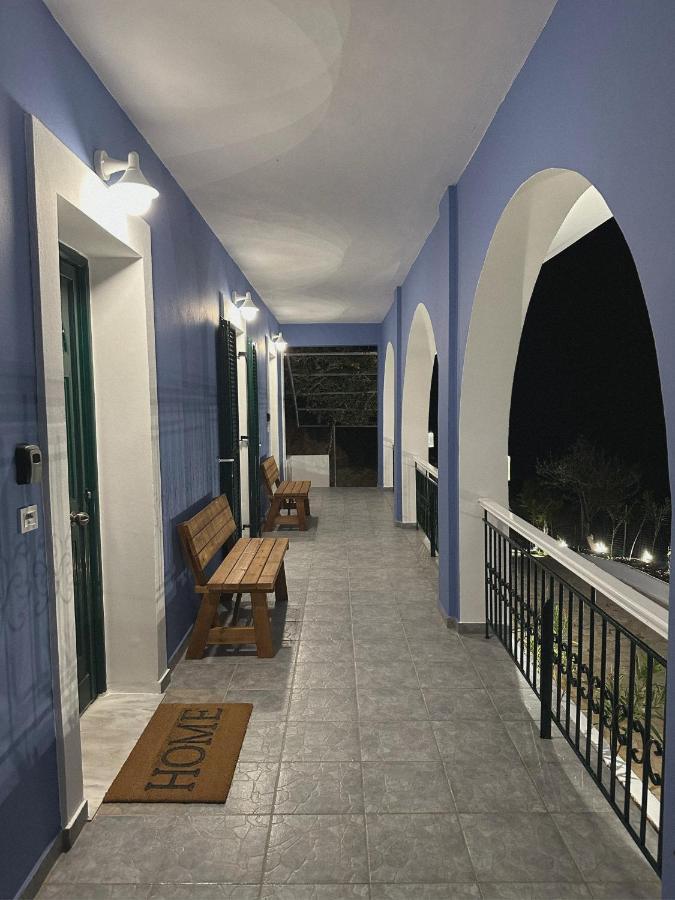 Assos Blue House * Asos