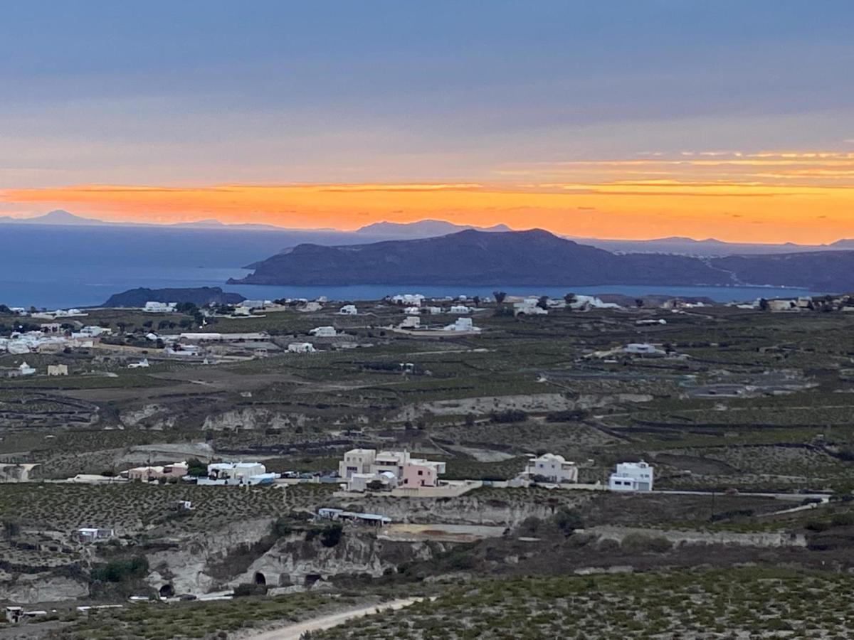 Ena Santorini *