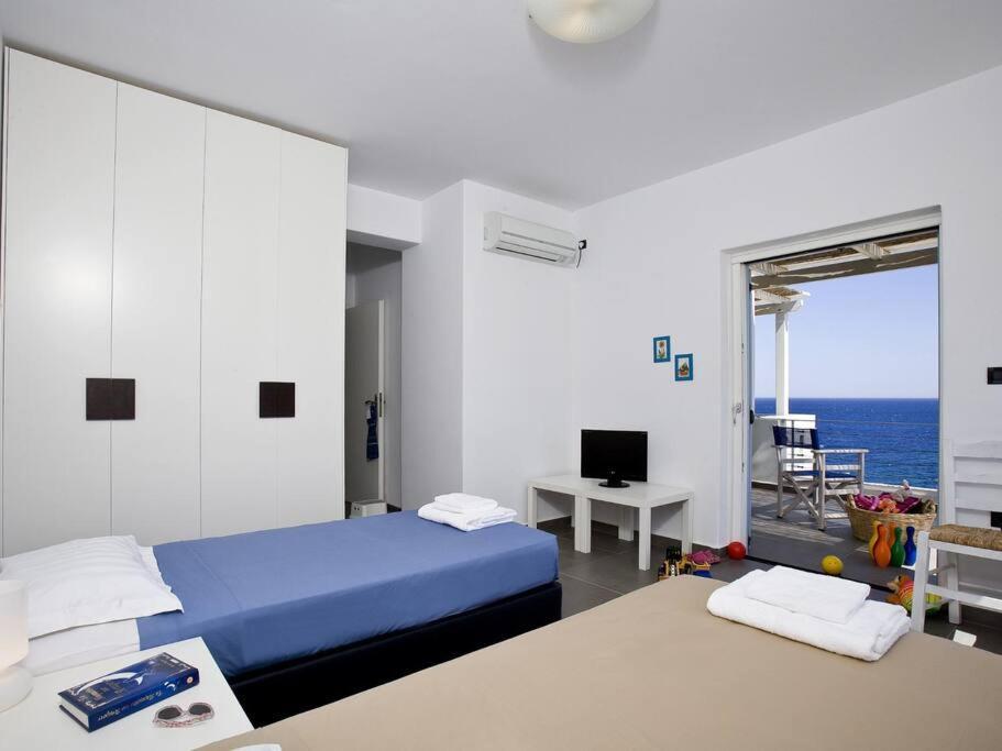 Beachfront Thesseus Villa