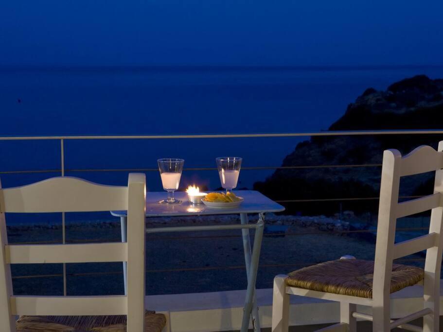 Beachfront Thesseus Villa *