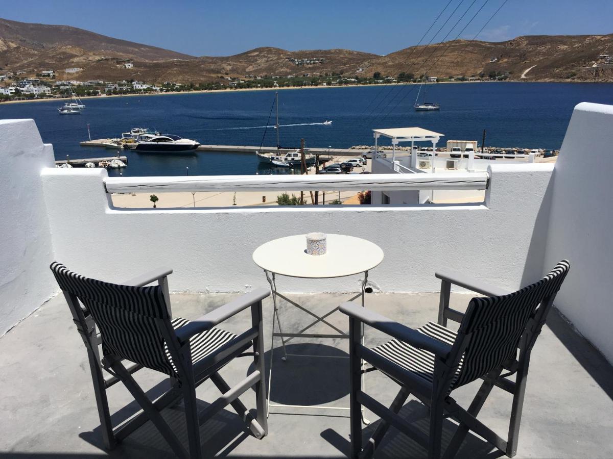 Cristi 3* Livadi (Serifos)