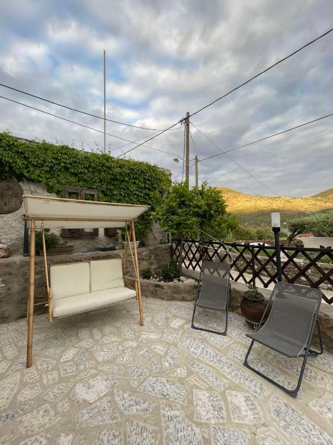 Plavoukos'house * Kotronas