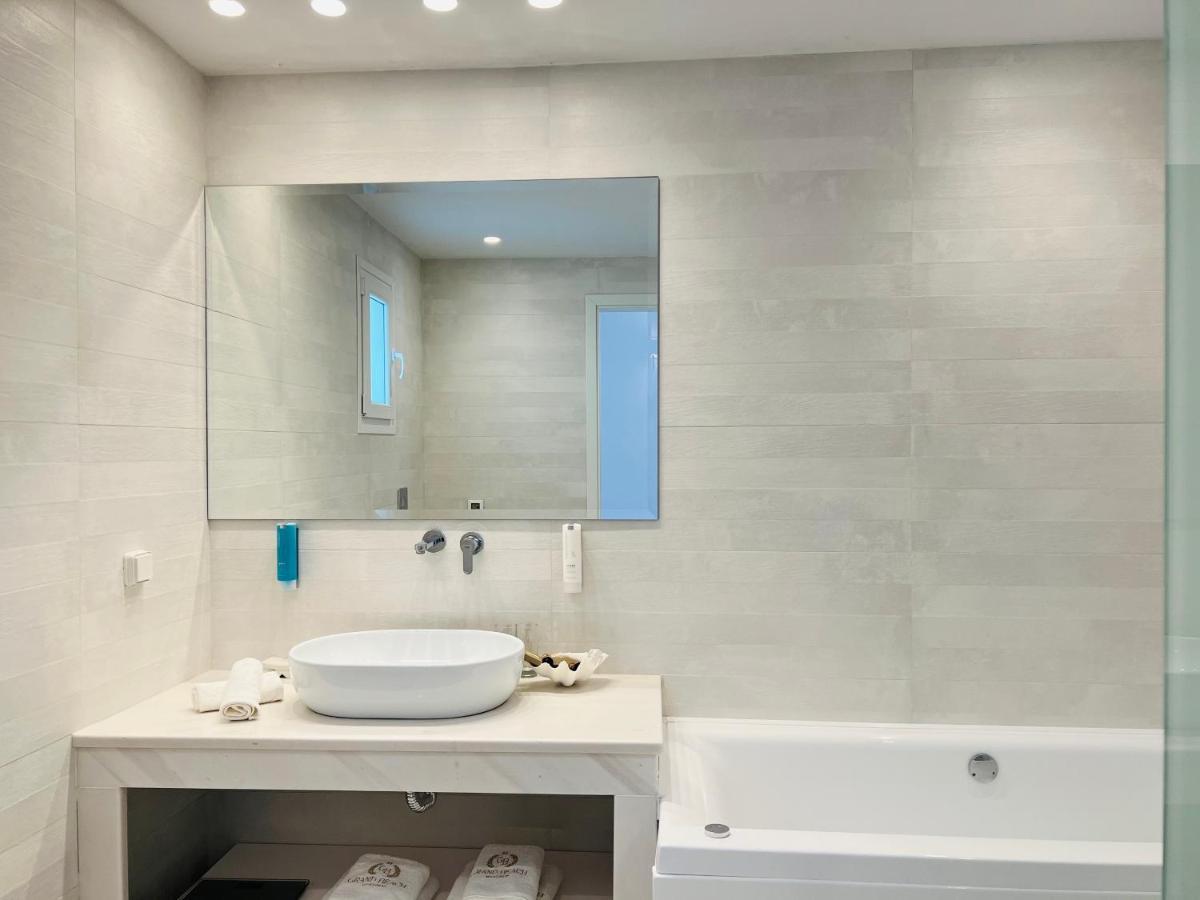 Hotel Grand Mykonos Town