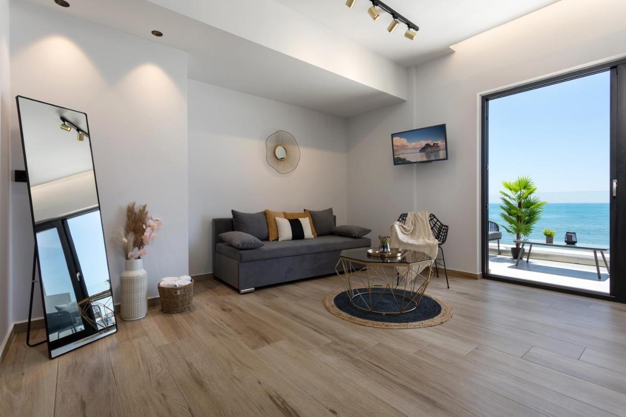 Akrogiali Luxury View *