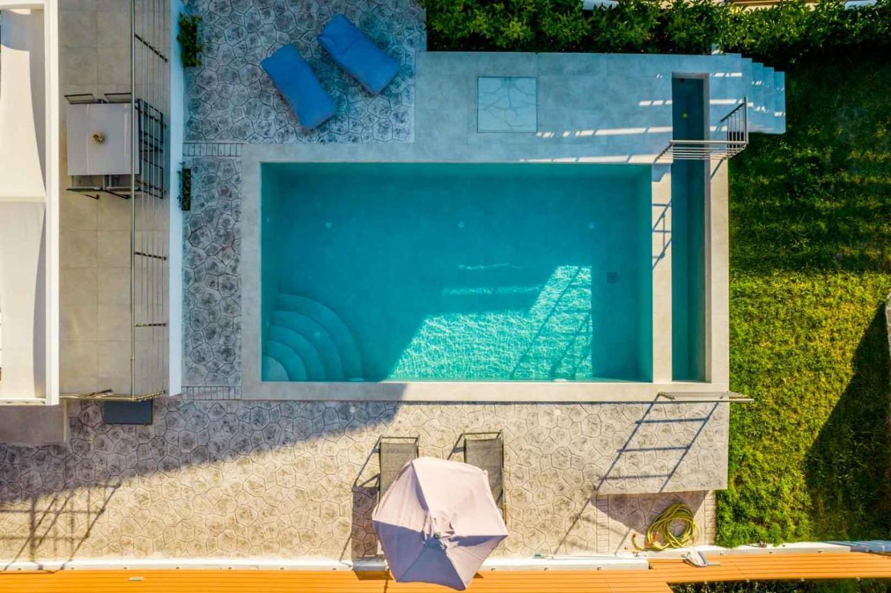 Elianthos Luxury