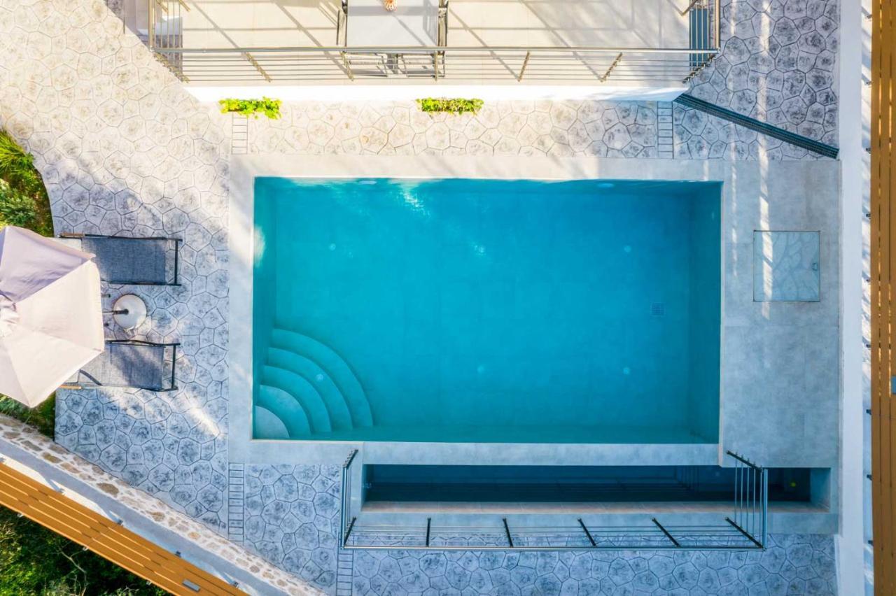 Elianthos Luxury * Tsoukaladhes