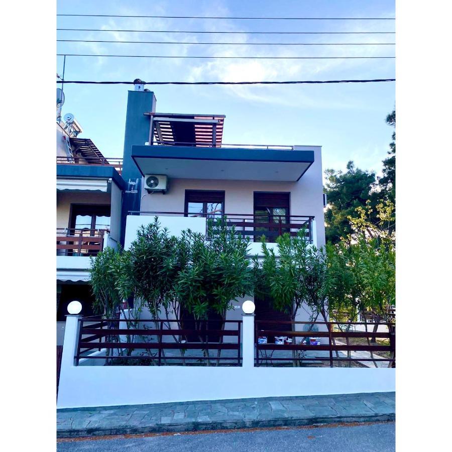 R Lux Villa