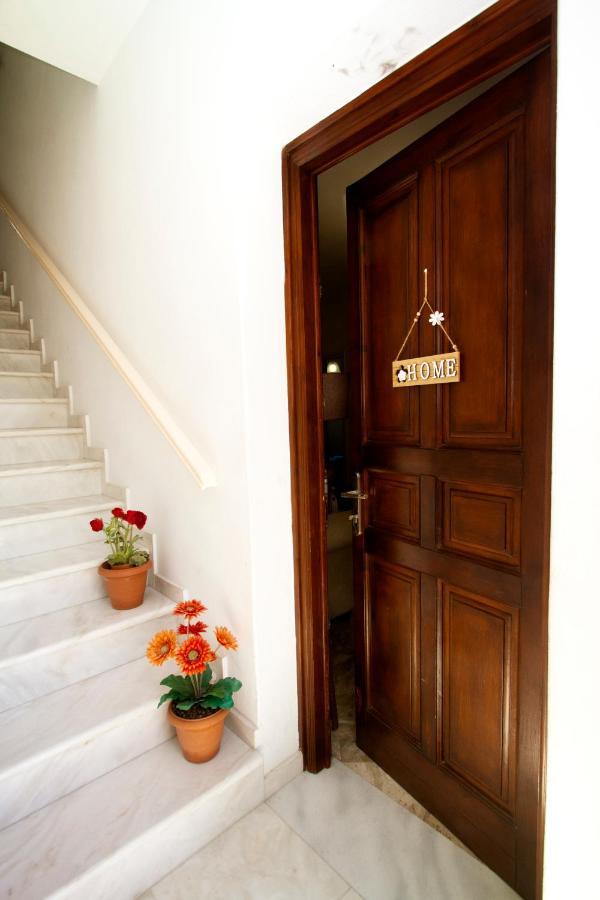 Emilia's House Apartment Fira (Santorini)