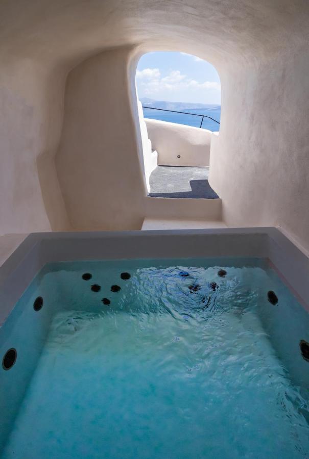 One Of One - Aether Apartment