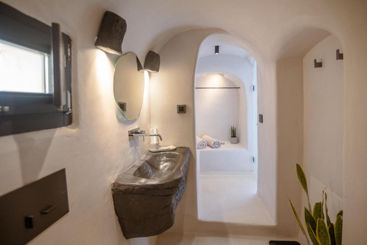 Apartment One Of One - Aether Oia (Santorini)