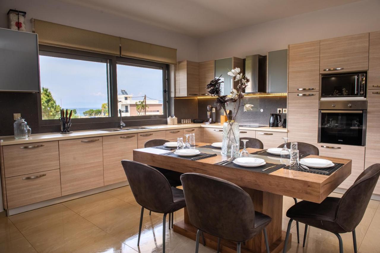 Odyssea Seaside With Sea View And Pool Apartment