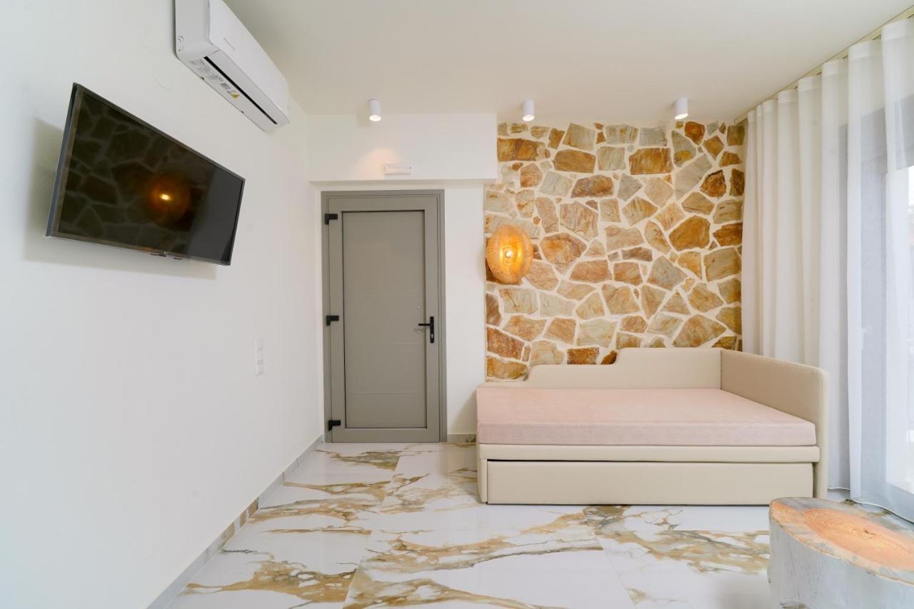 Athina Palace Luxurious Appartments * Potos