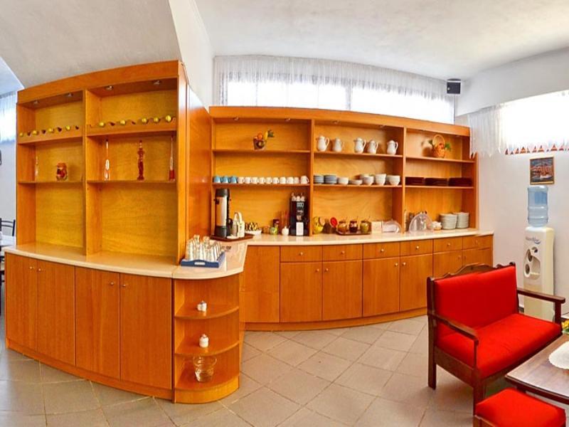 Casa Blue Hotel, Philian And