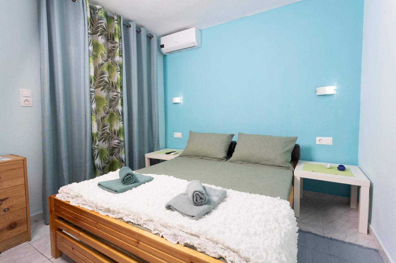 On The Apartment Neos Marmaras