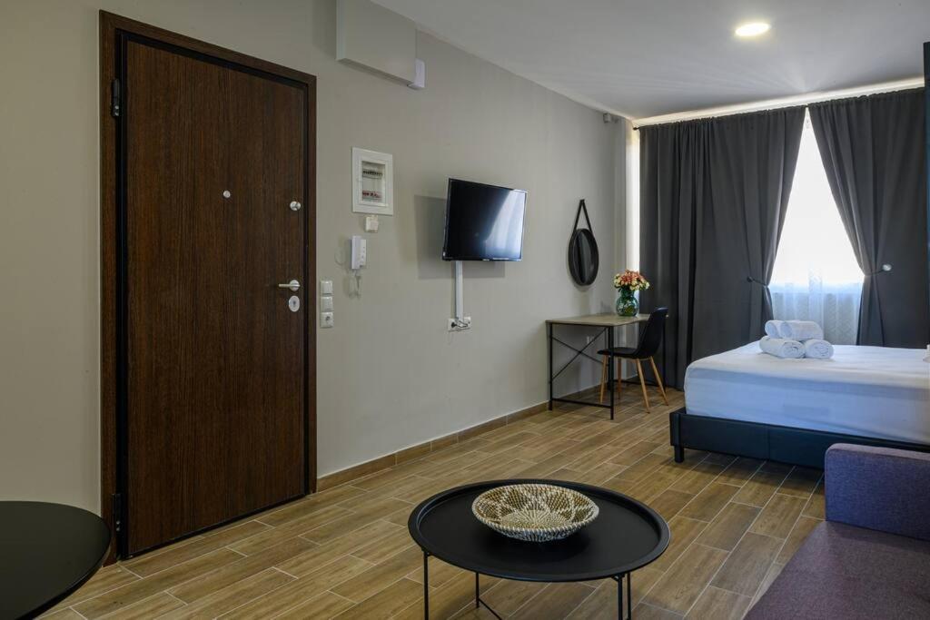 Stylish Urban Haven Apartment Kalamata