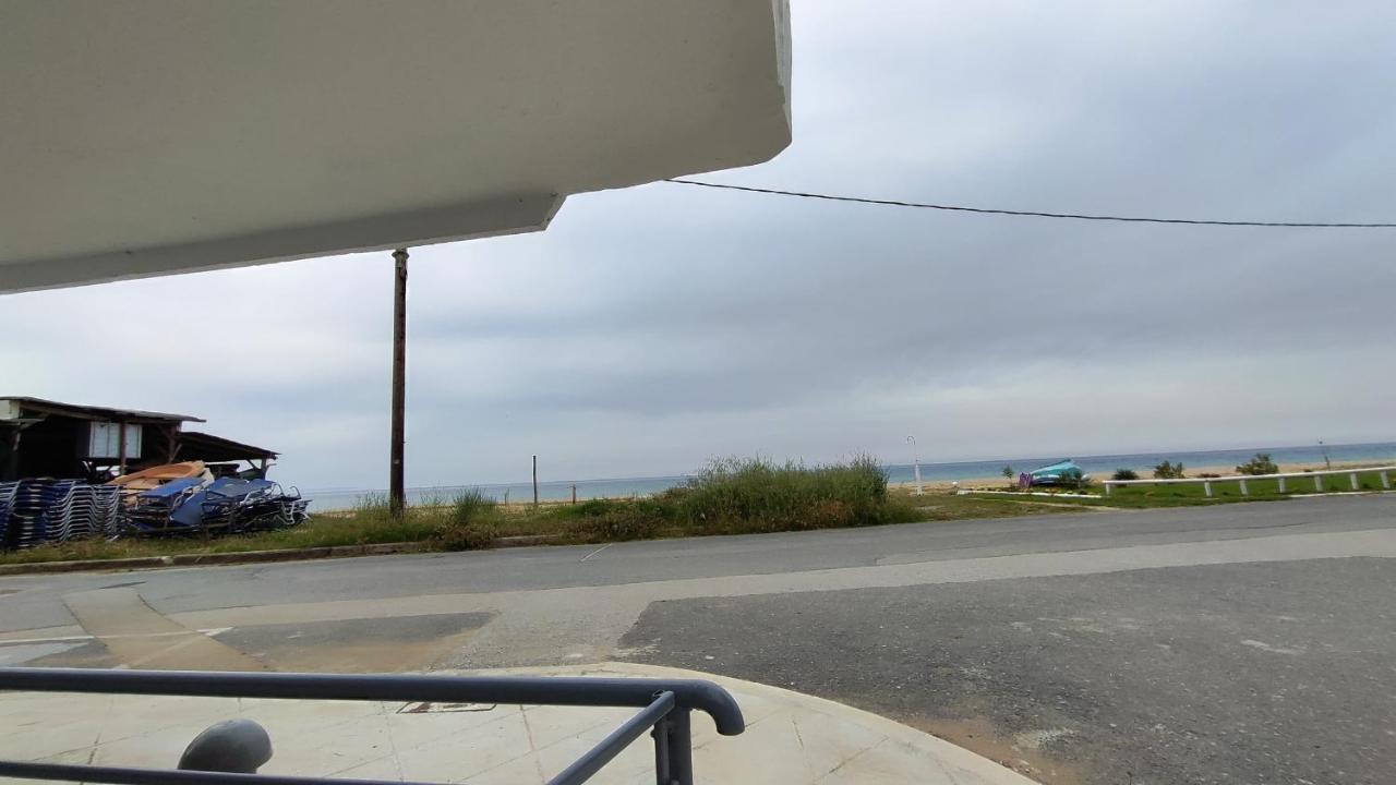 First Line Apartment Flogita