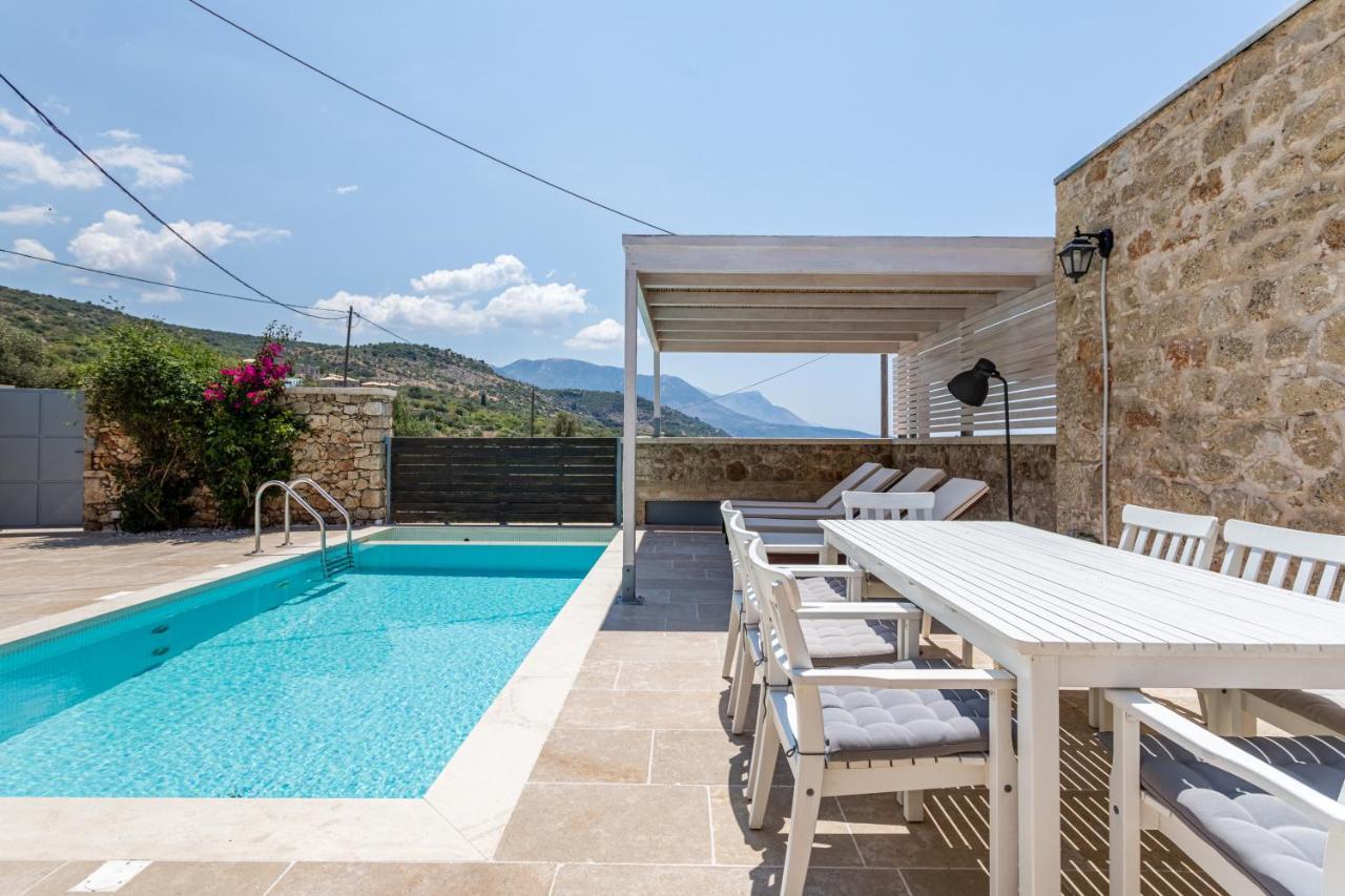 Villa Patio Complex *