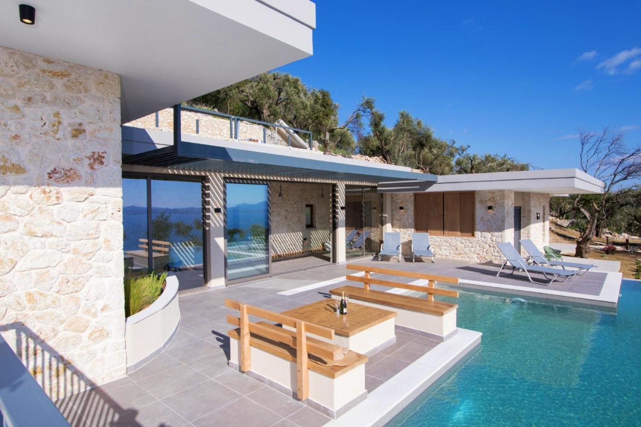 Ble Villa Katavolos