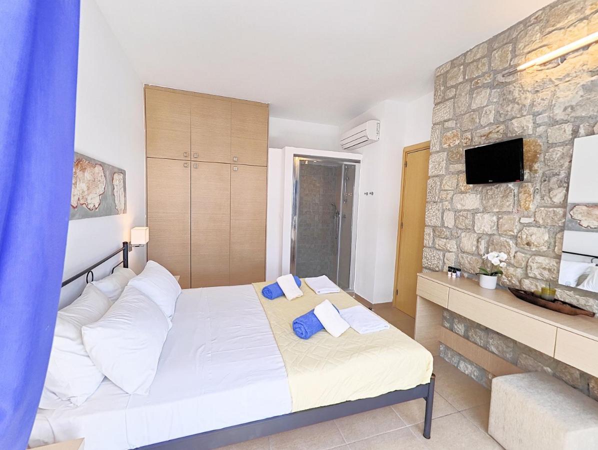 Villa Costamare - Enjoy Lazy Days On The Private Pool-Jacuzzi *