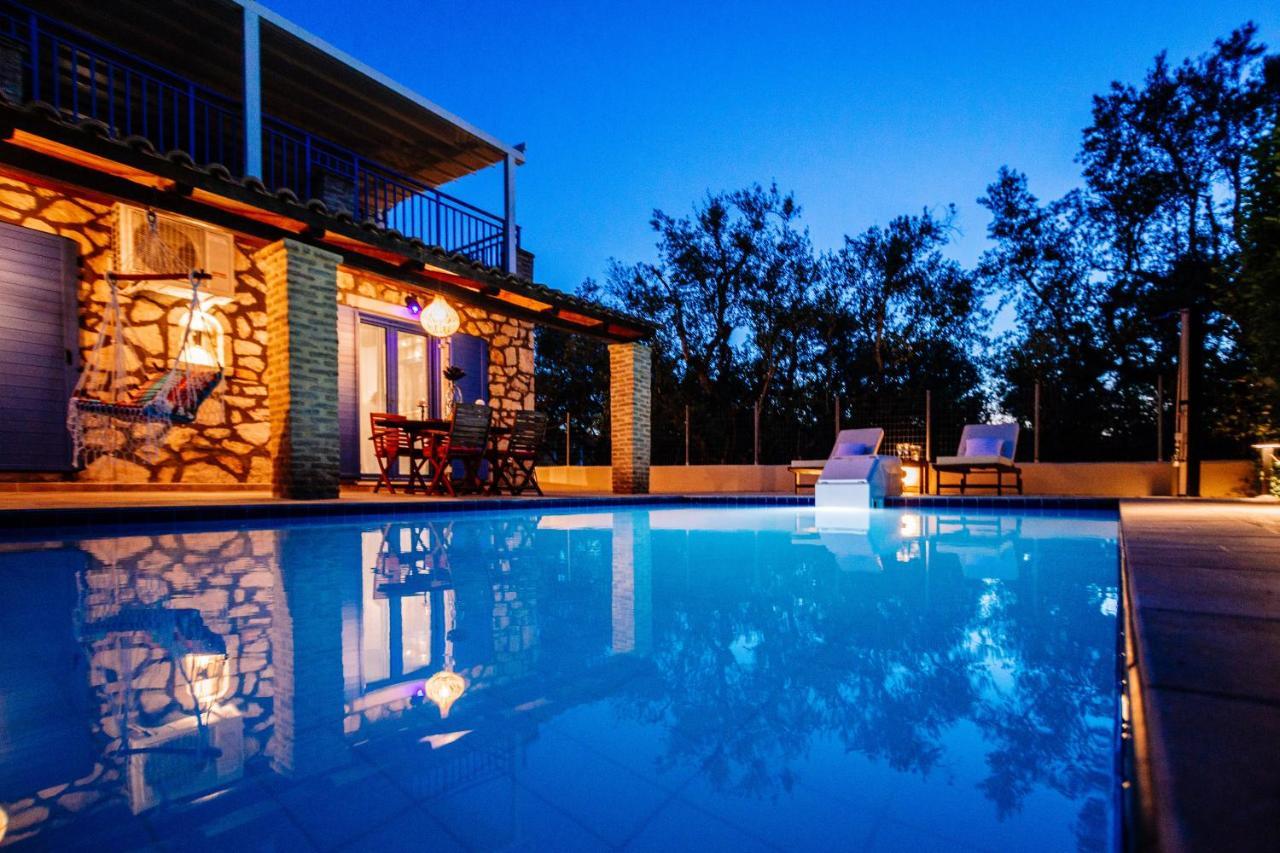 Rosemarie Villa *