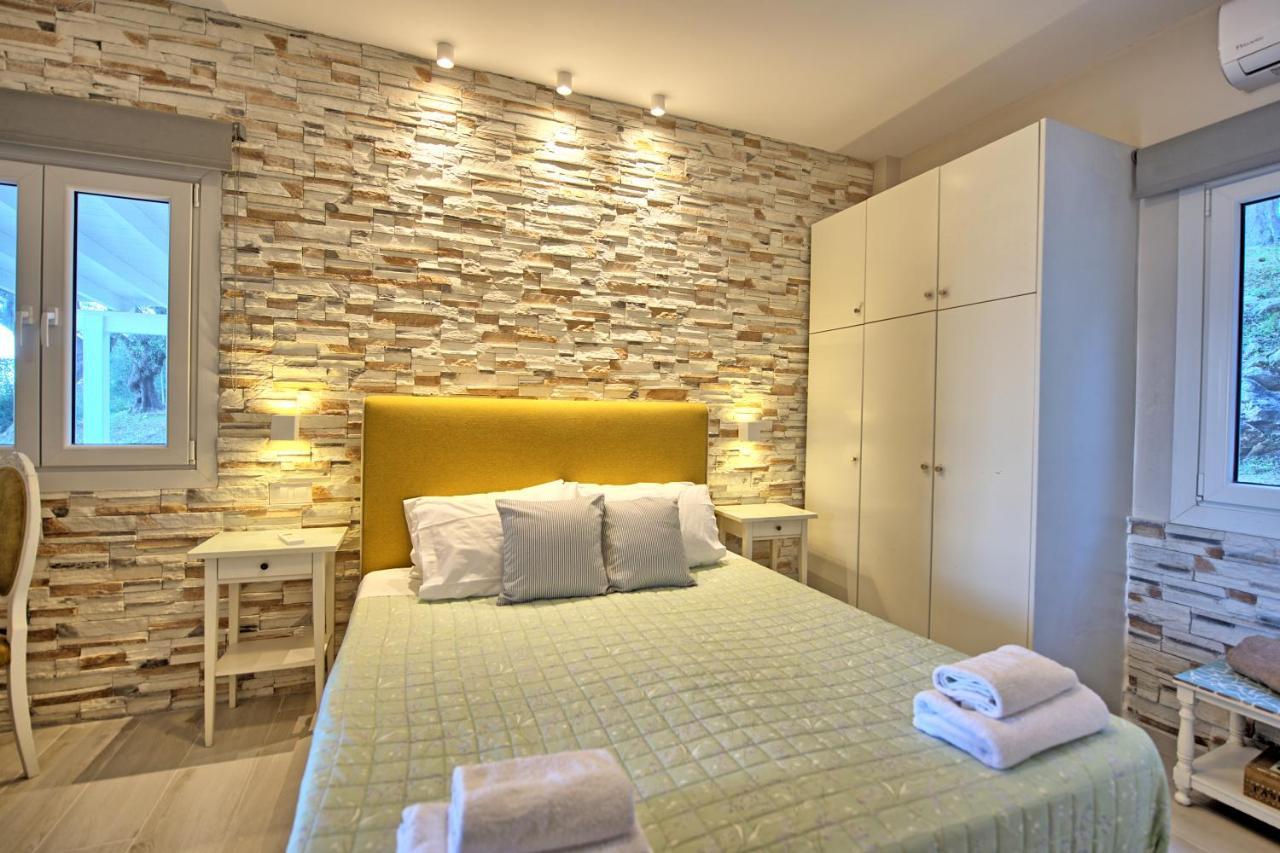 Beachfront Seasun By Posarellivillas Villa *